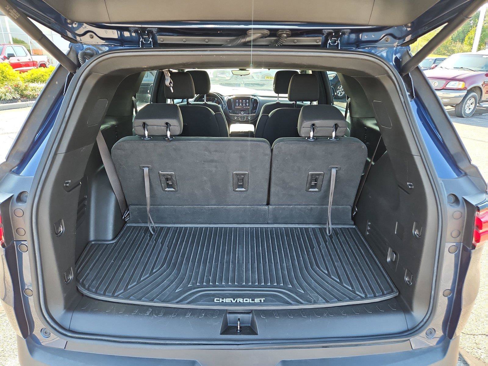 Used 2023 Chevrolet Traverse LT FWD image 8