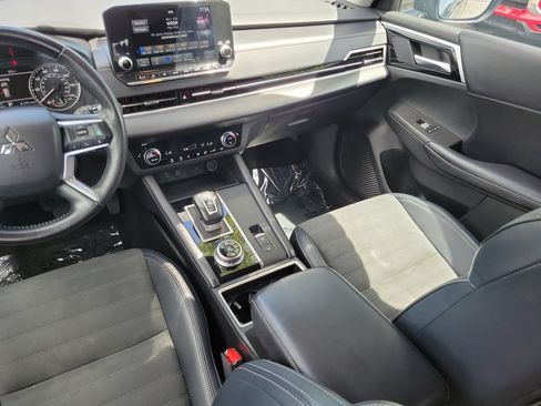 Used 2024 Mitsubishi Outlander SE Black Edition AWD/4WD image 23