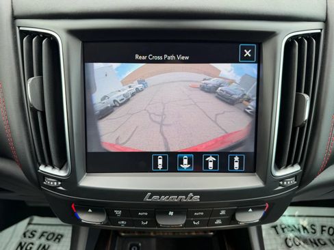 Used 2020 Maserati Levante GranLusso AWD/4WD image 24