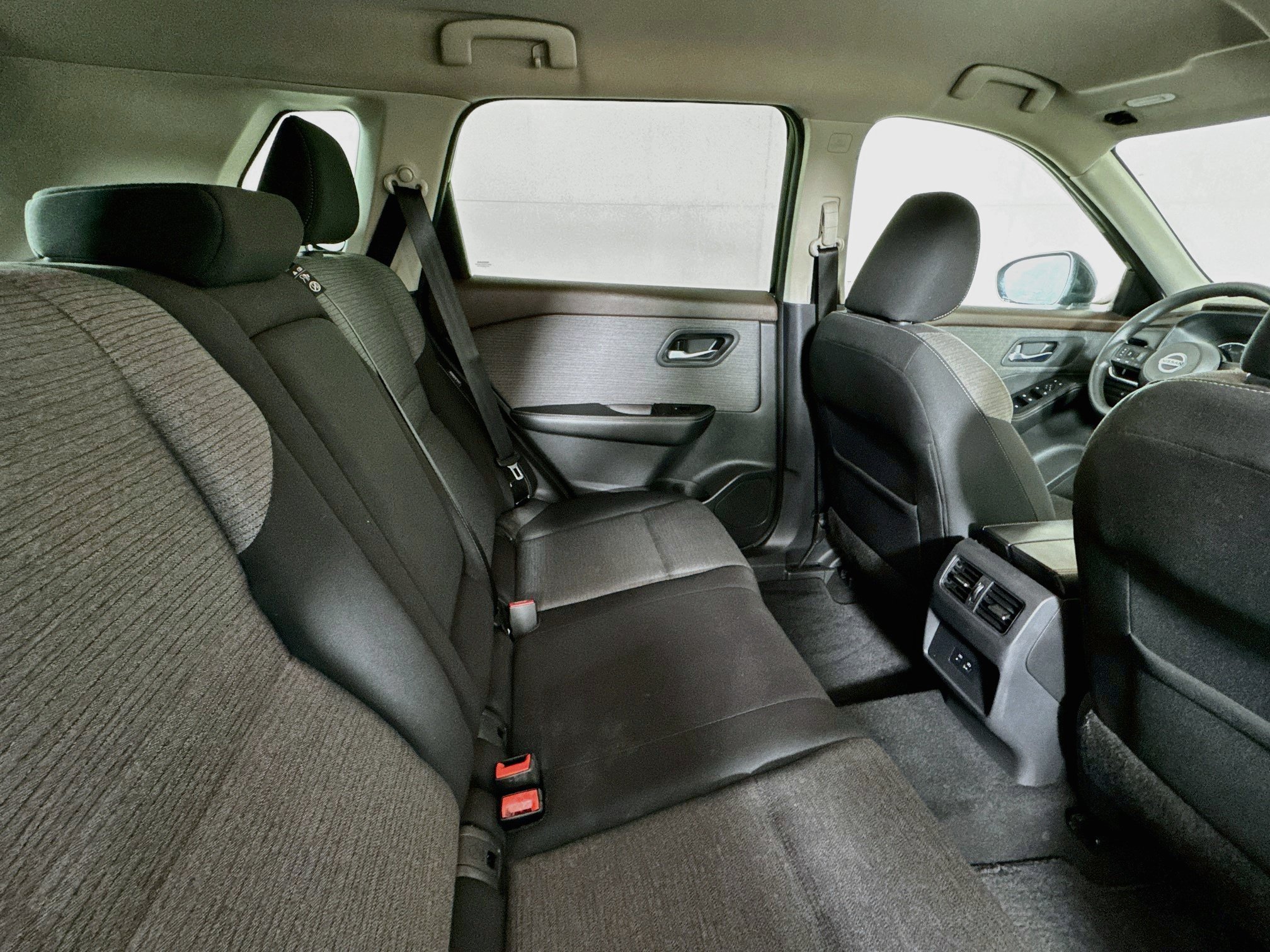 Used 2021 Nissan Rogue SV FWD image 43
