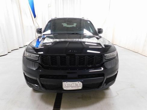 New 2025 Jeep Grand Cherokee L Limited w/ Black Appearance Package image 4