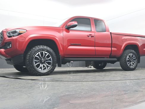 Used 2020 Toyota Tacoma TRD Sport image 23
