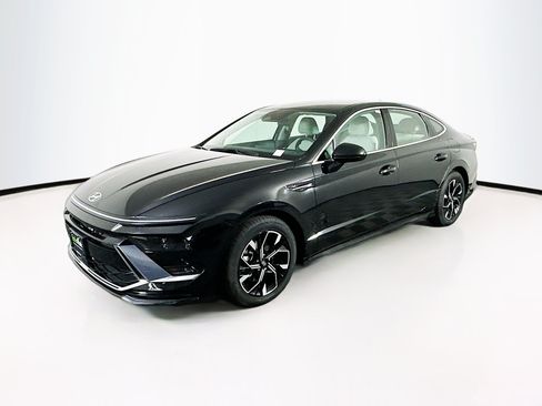 Used 2025 Hyundai Sonata SEL FWD image 3