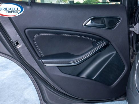 Used 2017 Mercedes-Benz GLA 250 image 12