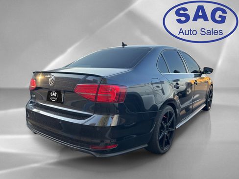 Used 2017 Volkswagen Jetta GLI FWD image 3