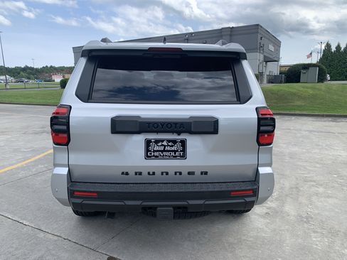Used 2026 Toyota 4Runner TRD Off-Road AWD/4WD image 3
