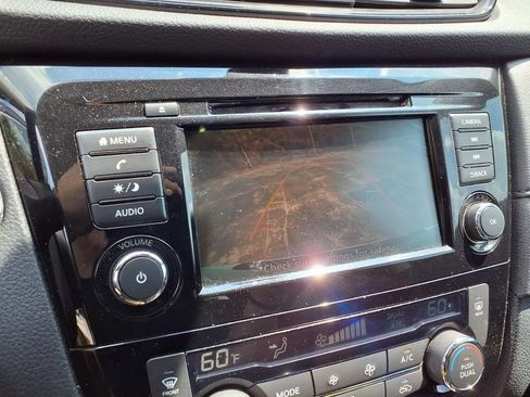 Used 2019 Nissan Rogue SV FWD image 11