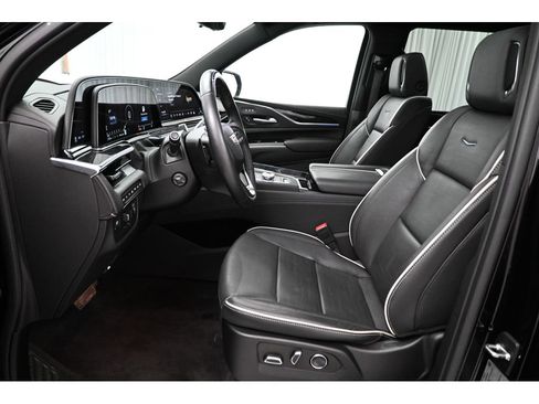 Certified 2024 Cadillac Escalade Sport w/ LPO, ONYX Package AWD/4WD image 38