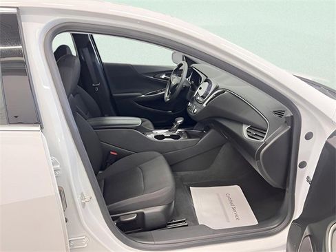 Certified 2024 Chevrolet Malibu LT image 9