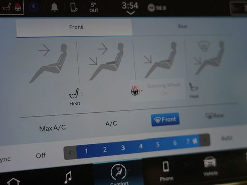 Used 2024 Chrysler Pacifica Touring-L image 36