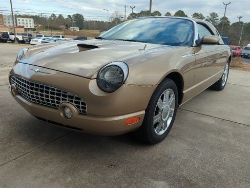 Used 2005 Ford Thunderbird image 3