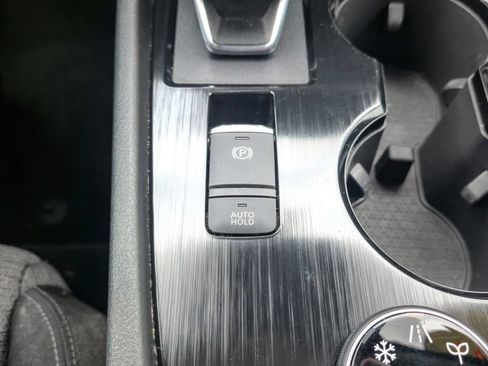 Used 2023 Nissan Rogue SV AWD/4WD image 25