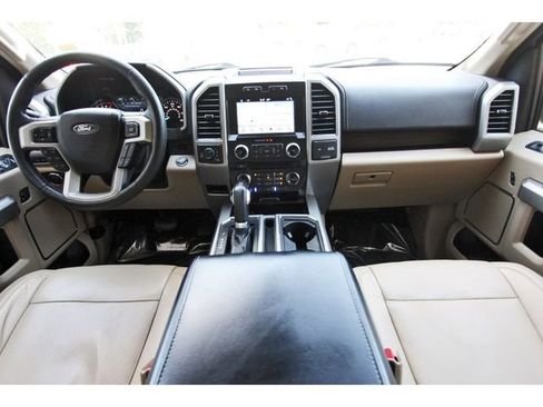 Used 2017 Ford F150 Lariat w/ Equipment Group 502A Luxury AWD/4WD image 8