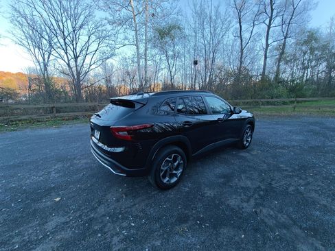 New 2026 Chevrolet Trax LT image 8