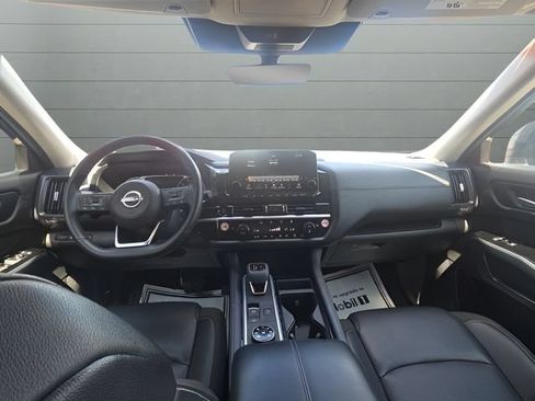 Certified 2025 Nissan Pathfinder SL AWD/4WD image 11