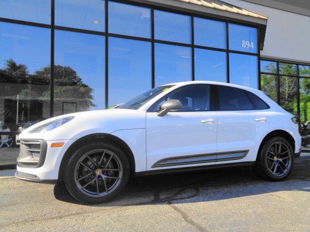 Used 2024 Porsche Macan Turbo AWD/4WD image 1