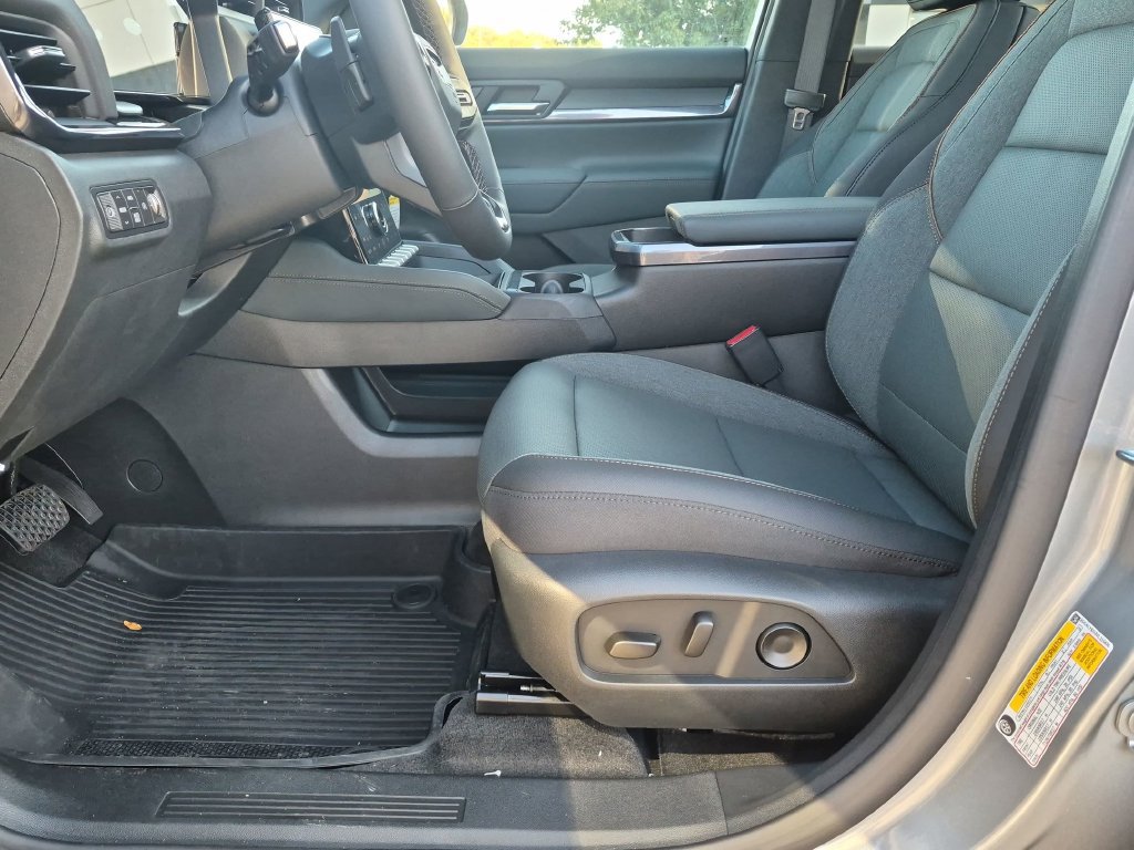 New 2027 GMC Terrain AT4 w/ Technology Package II AWD/4WD image 10