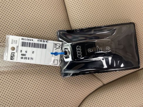 Certified 2025 Audi Q7 Premium Plus w/ Premium Plus Package image 38