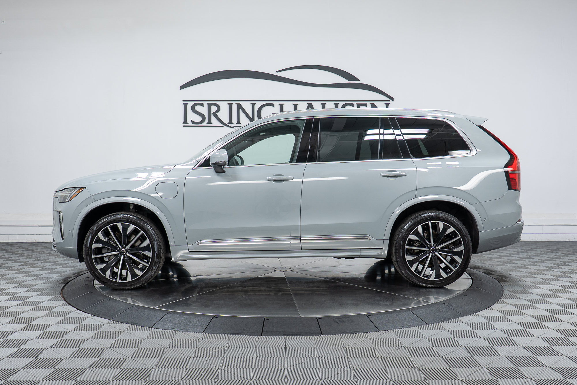 New 2026 Volvo XC90 T8 Plus w/ Protection Package Premier AWD/4WD image 8