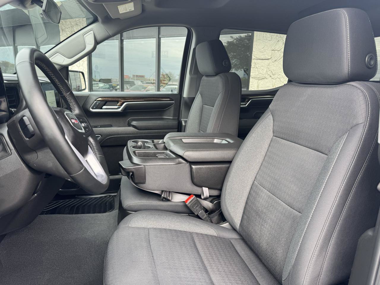 Used 2024 GMC Sierra 1500 Elevation AWD/4WD image 2