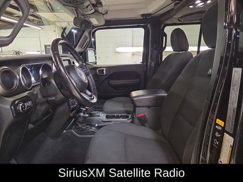 Used 2021 Jeep Gladiator Sport image 10