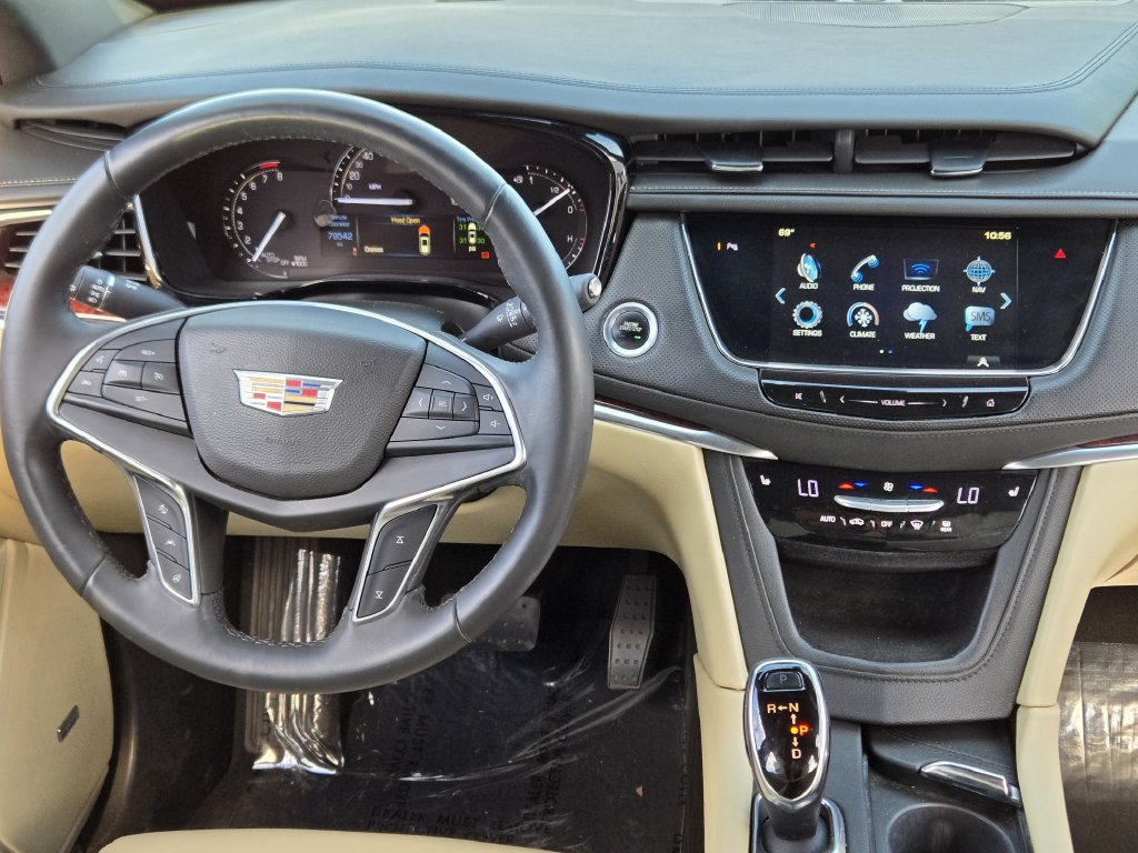 Used 2017 Cadillac XT5 Luxury w/ Driver Awareness Package FWD image 35