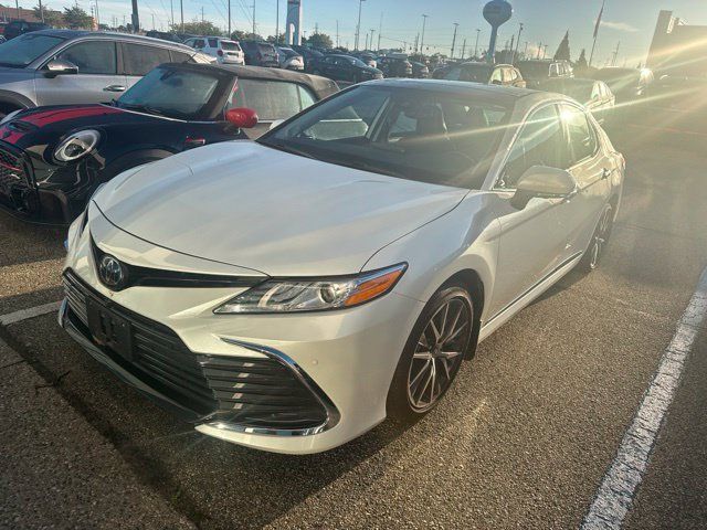 Used 2023 Toyota Camry XLE w/ Navigation Package FWD image 9