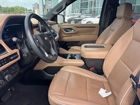 Used 2023 Chevrolet Tahoe Premier w/ Premium Package AWD/4WD image 9