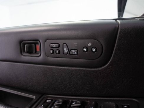 Used 2005 HUMMER H2 w/ Preferred Equipment Group AWD/4WD image 16