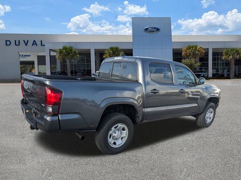Used 2022 Toyota Tacoma SR AWD/4WD image 4