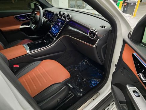 Used 2025 Mercedes-Benz GLC 300 4MATIC w/ AMG Line image 31