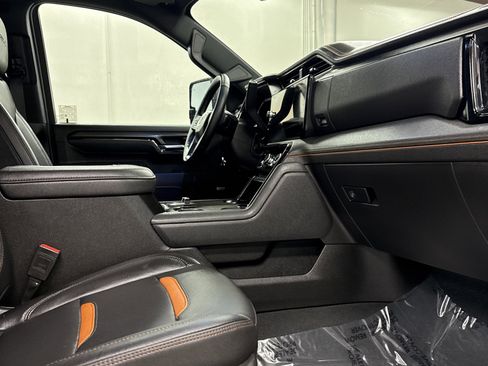 Used 2025 GMC Sierra 2500 AT4 w/ AT4 Premium Plus Package image 24