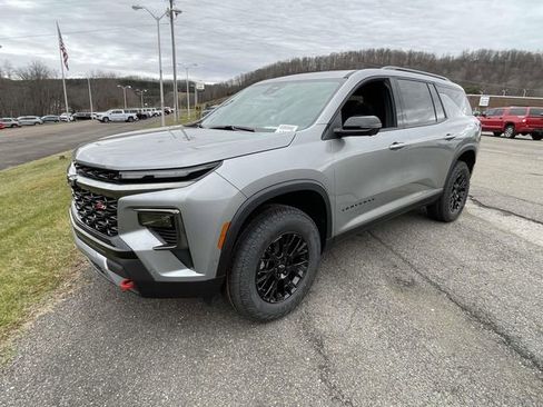 New 2026 Chevrolet Traverse Z71 w/ Enhanced Driving Package image 3