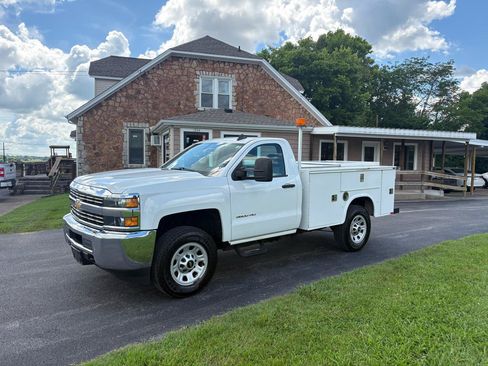 Used 2016 Chevrolet Silverado 3500 W/T RWD image 1