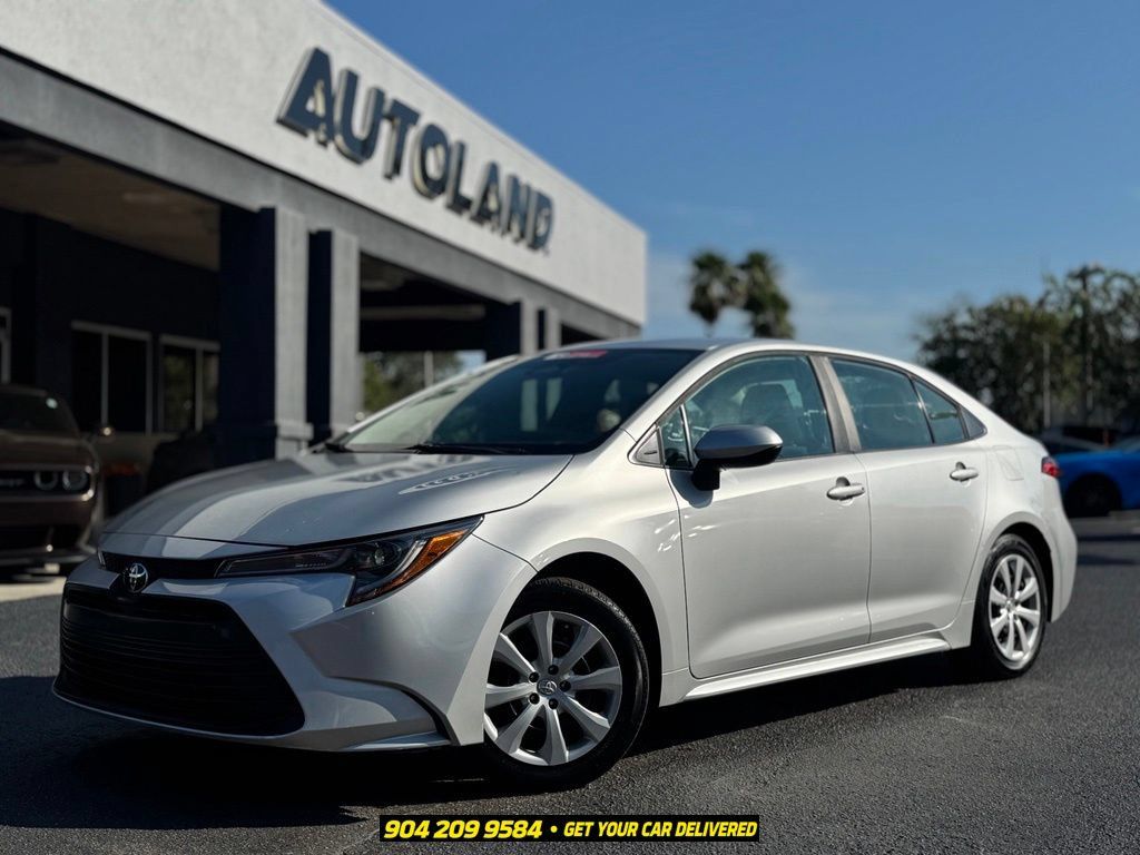 Used 2023 Toyota Corolla LE FWD image 1