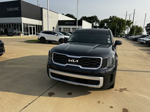 Certified 2025 Kia Telluride S FWD image 6