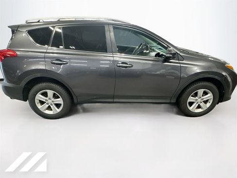 Used 2013 Toyota RAV4 XLE AWD/4WD image 4