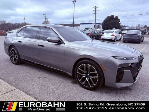Used 2023 BMW 740i RWD image 32