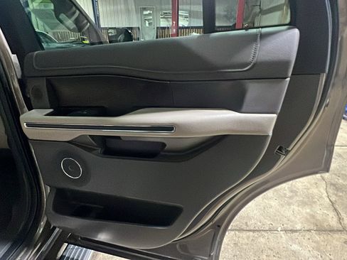 Used 2019 Ford Expedition Limited w/ Equipment Group 301A image 18