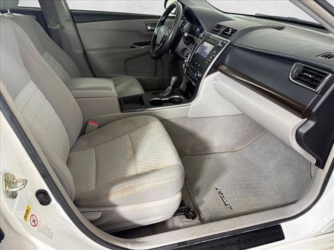 Used 2017 Toyota Camry LE FWD image 13