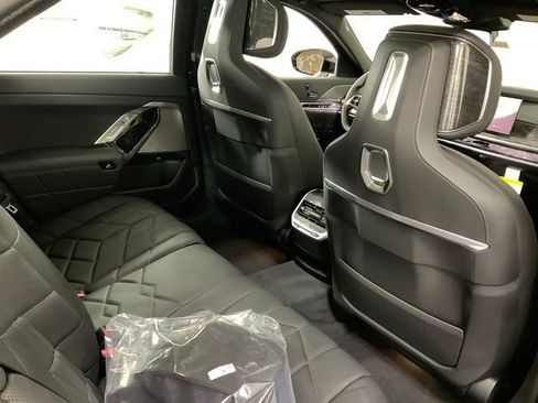 Used 2024 BMW i7 eDrive50 RWD image 40