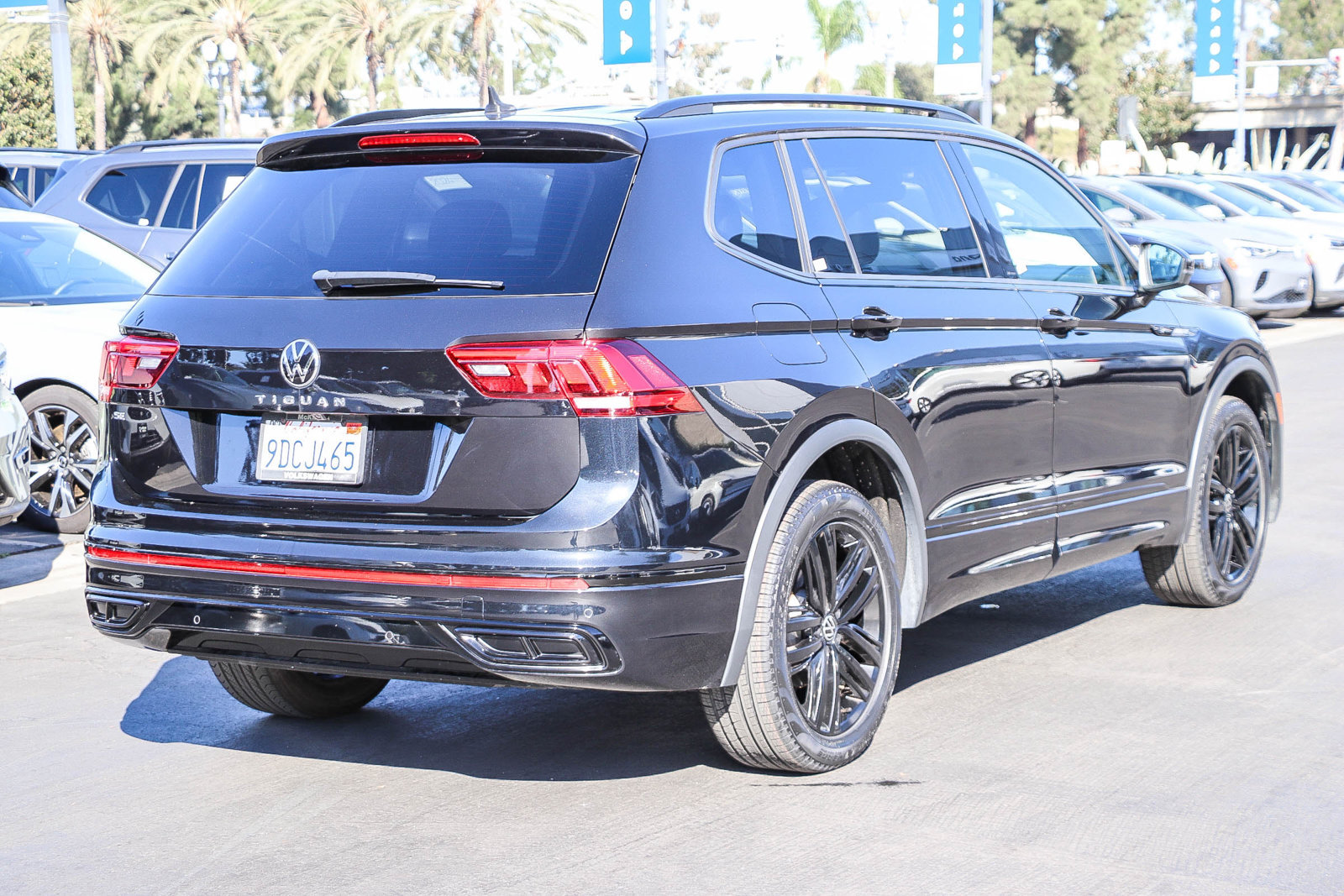 Used 2022 Volkswagen Tiguan SE R-Line FWD image 6