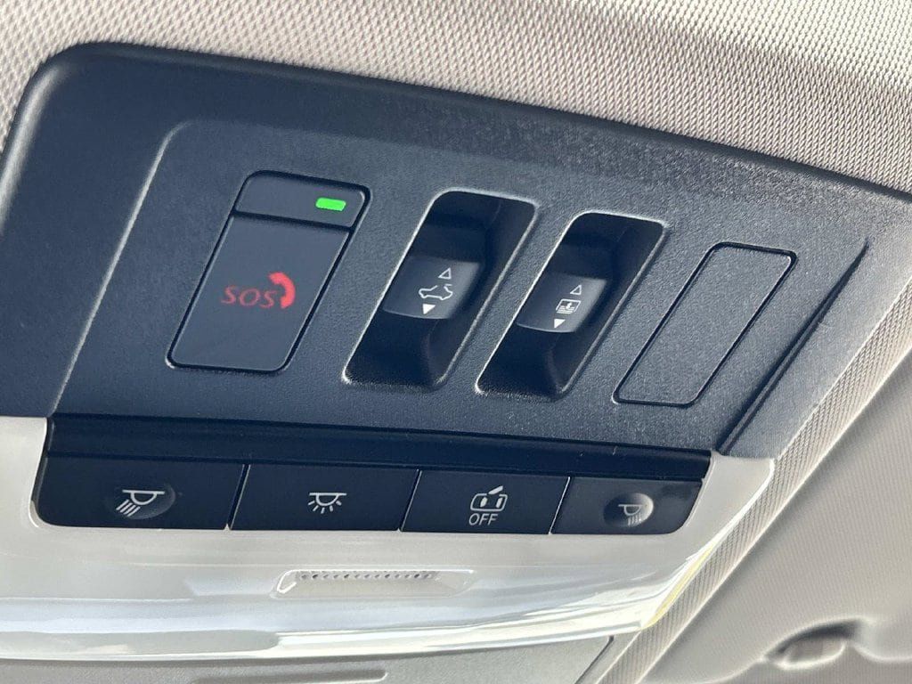Certified 2025 Nissan Rogue Platinum w/ Platinum Premium Package FWD image 33