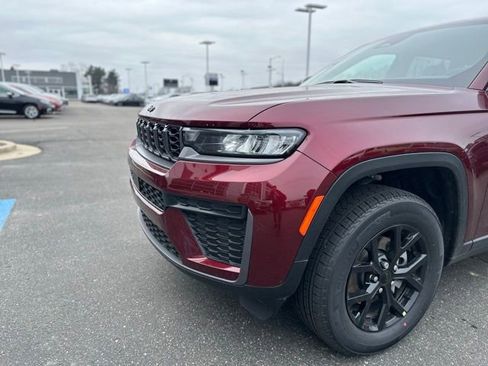 New 2026 Jeep Grand Cherokee Altitude image 15