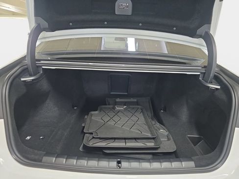 Used 2025 BMW 740i w/ Premium Package RWD image 30