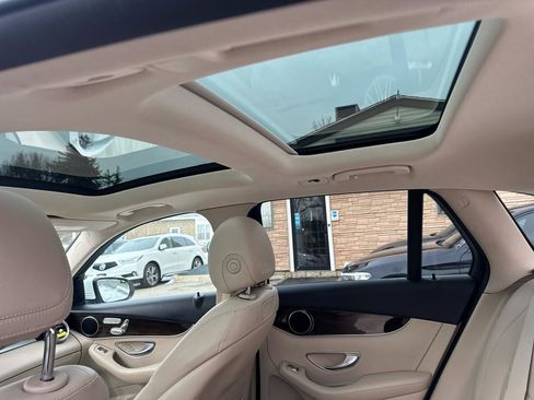 Used 2019 Mercedes-Benz GLC 300 4MATIC image 38