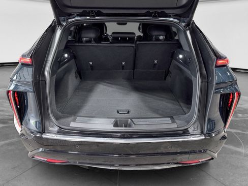 Used 2025 Cadillac Lyriq Luxury AWD/4WD image 24