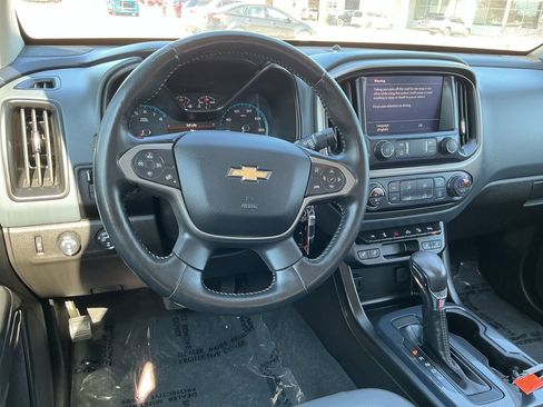Used 2022 Chevrolet Colorado Z71 AWD/4WD image 15