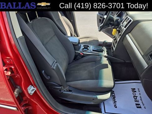 Used 2010 Chrysler 300 Touring Plus RWD image 27