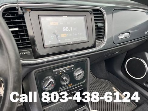 Used 2013 Volkswagen Beetle 2.0T FWD image 22